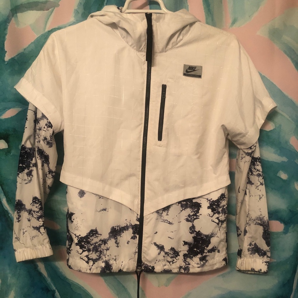 Women’s Nike packable rain jacket